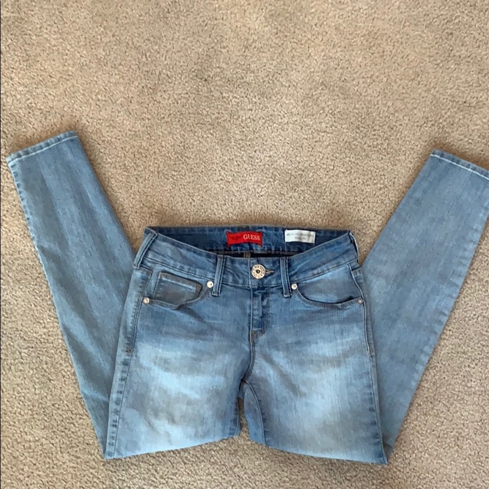 Guess- Emma Fit Medium Rise Ankle Skinny